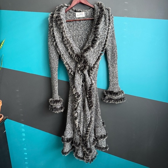 Joseph Ribkoff Gray Knit with Fur Trim size M - Picture 3 of 15